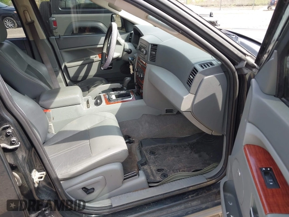 2007 Jeep Grand Cherokee Limited with VIN 1J8HR58257C539386, listed as a IAAI auction lot 42137469 with 139,541 mi miles. Bid and sale history available at carsss.com. Image 5.