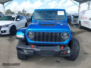 2024 Jeep Gladiator Mojave X with VIN 1C6JJTEG8RL102089, listed as a IAAI auction lot 41933185 with 15,461 mi miles. Bid and sale history available at carsss.com. Image 13.