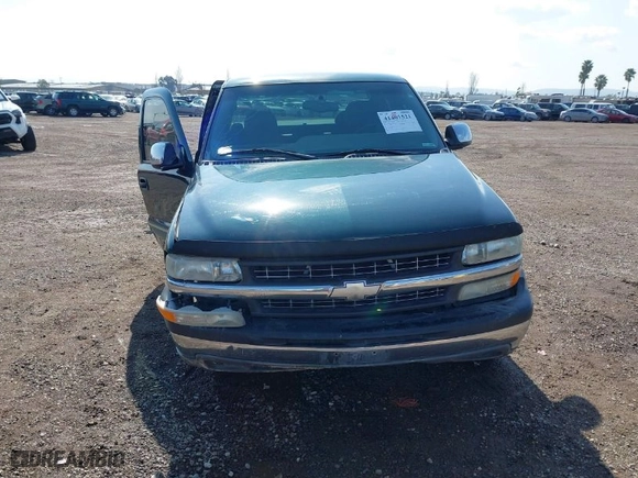2002 Chevrolet Silverado 1500 LS with VIN 2GCEC19V721205954, listed as a IAAI auction lot 41401521 with 208,647 mi miles. Bid and sale history available at carsss.com. Image 11.