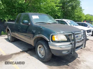 2001 Ford F-150 XL z VIN 1FTRX18L81NB37683, wystawiony jako IAAI lot #42400199 z przebiegiem Nie podano mil oraz . Historia ofert i sprzedaży dostępna na DreamBid. Obrazek 1.