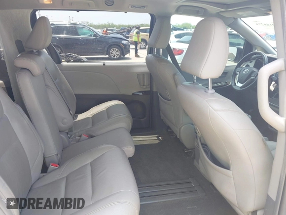 2019 Toyota Sienna XLE Auto Access Seat z VIN 5TDYZ3DC4KS970576, wystawiony jako IAAI lot #42166276 z przebiegiem 112 769 mil mil oraz . Historia ofert i sprzedaży dostępna na DreamBid. Obrazek 8.