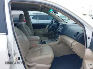 2013 Toyota Highlander with VIN 5TDZA3EH4DS041481, listed as a IAAI auction lot 42056940 with 113,427 mi miles and . Bid and sale history available at DreamBid. Image 5.