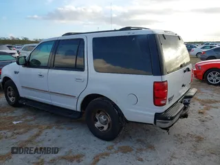 2000 Ford Expedition XLT with VIN 1FMRU1563YLA49729, listed as a IAAI auction lot 40613084 with 1 mi miles. Bid and sale history available at carsss.com. Image 3.