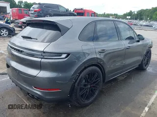 2025 Porsche Cayenne with VIN WP1AM2AY7SDA27408, listed as a IAAI auction lot 42462860 with 2,910 mi miles and . Bid and sale history available at DreamBid. Image 4.