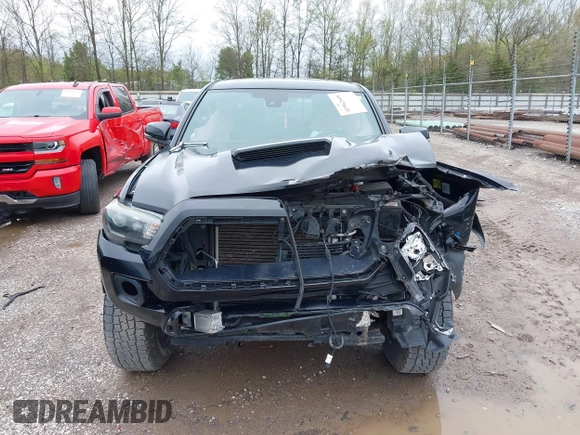 2018 Toyota Tacoma SR with VIN 3TMCZ5AN0JM136198, listed as a IAAI auction lot 41962668 with 71,813 mi miles. Bid and sale history available at carsss.com. Image 12.