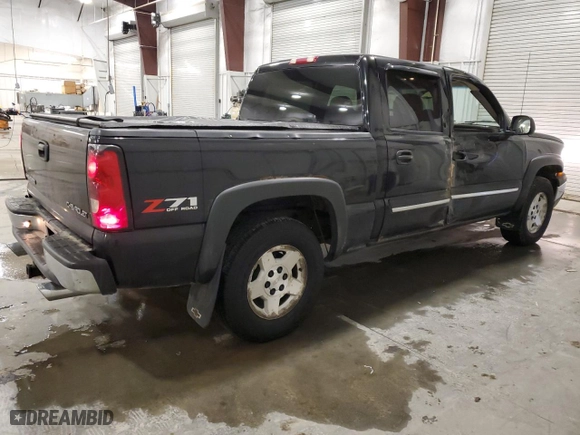 2004 Chevrolet Silverado 1500 Crew Cab Z71 with VIN 2GCEK13T841338932, listed as a Copart auction lot 86373744 with 225,055 mi miles and Salvage Title. Bid and sale history available at carsss.com. Image 3.