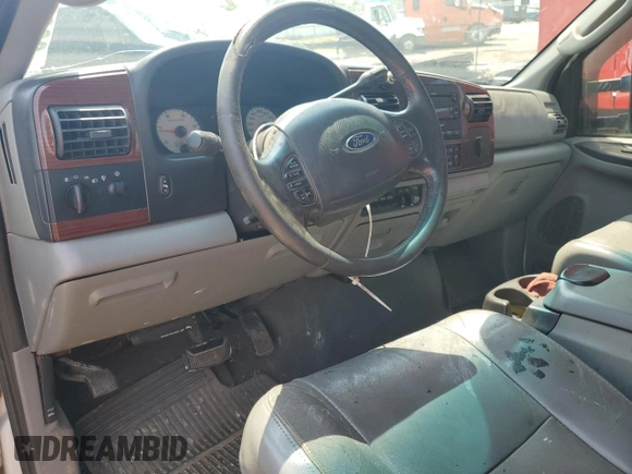 2006 Ford F-350 XL z VIN 1FTWW31P56EC54921, wystawiony jako Copart lot #60072945 z przebiegiem 297 681 mil mil oraz Szkoda całkowita • Salvage title. Historia ofert i sprzedaży dostępna na DreamBid. Obrazek 8.