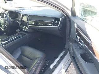 2018 Volvo S90 Momentum with VIN LVY982AKXJP019409, listed as a IAAI auction lot 41462054 with 99,374 mi miles. Bid and sale history available at carsss.com. Image 5.