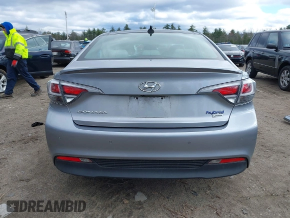 2016 Hyundai Sonata Limited with VIN KMHE34L19GA009305, listed as a IAAI auction lot 42039182 with 145,512 mi miles and . Bid and sale history available at DreamBid. Image 17.
