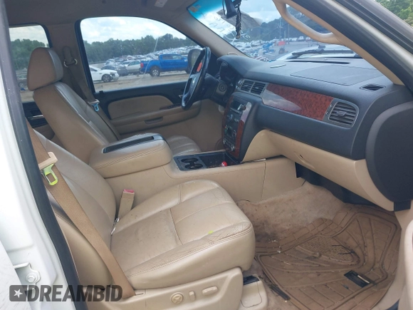 2007 Chevrolet Tahoe LS z VIN 1GNFC13J57R313666, wystawiony jako IAAI lot #42511253 z przebiegiem 374 689 mil mil oraz . Historia ofert i sprzedaży dostępna na DreamBid. Obrazek 5.