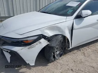 2024 Hyundai Elantra SEL с VIN KMHLM4DG4RU642352, выставлен на аукционе IAAI как лот 42020717 с пробегом 28 515 миль миль и . История ставок и продаж доступна на DreamBid. Изображение 6.