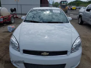 2012 Chevrolet Impala Police Police z VIN 2G1WD5E3XC1161858, wystawiony jako IAAI lot #42221593 z przebiegiem 92 102 mil mil oraz . Historia ofert i sprzedaży dostępna na DreamBid. Obrazek 6.