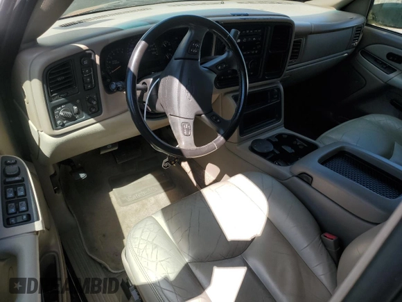 2003 Chevrolet Suburban LT with VIN 3GNGK26U33G194528, listed as a Copart auction lot 53511935 with 202,873 mi miles and Clean Title. Bid and sale history available at carsss.com. Image 8.