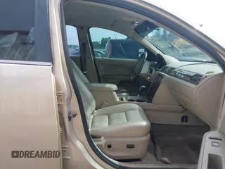 2007 Ford Five Hundred SEL z VIN 1FAFP241X7G119234, wystawiony jako IAAI lot #42142742 z przebiegiem 217 800 mil mil oraz . Historia ofert i sprzedaży dostępna na DreamBid. Obrazek 5.