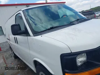 2013 Chevrolet Express Cargo Van with VIN 1GCSGAFX5D1173625, listed as a IAAI auction lot 41925806 with 365,298 mi miles. Bid and sale history available at carsss.com. Image 20.