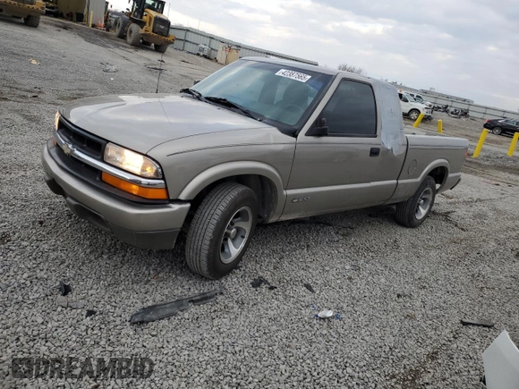 2001 Chevrolet S-10 LS with VIN 1GCCS19511K102618, listed as a Copart auction lot 42387565 with 201,606 mi miles and Salvage Title. Bid and sale history available at DreamBid. Image 1.