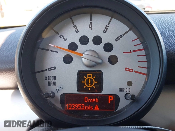 2012 MINI Hardtop with VIN WMWSU3C52CT542030, listed as a IAAI auction lot 41984428 with 123,953 mi miles and . Bid and sale history available at DreamBid. Image 7.