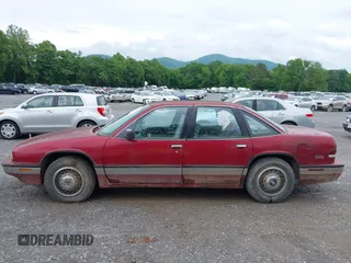 1992 Buick Regal с VIN 2G4WD54L9N1485567, выставлен на аукционе IAAI как лот 42341183 с пробегом 174 915 миль миль и . История ставок и продаж доступна на DreamBid. Изображение 15.