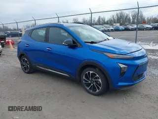 2022 Chevrolet Bolt EUV Premier with VIN 1G1FZ6S00N4133902, listed as a IAAI auction lot 41848203 with 137,784 mi miles. Bid and sale history available at carsss.com. Image 1.