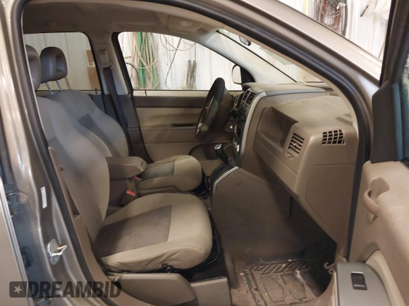 2007 Jeep Compass Sport with VIN 1J8FT47W27D221825, listed as a IAAI auction lot 41977430 with 113,445 mi miles. Bid and sale history available at carsss.com. Image 5.