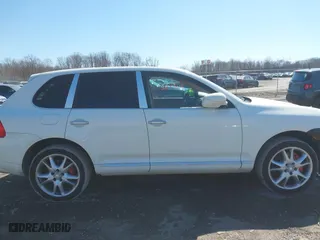 2006 Porsche Cayenne Turbo with VIN WP1AC29P06LA91297, listed as a IAAI auction lot 42067712 with 161,348 mi miles. Bid and sale history available at carsss.com. Image 13.