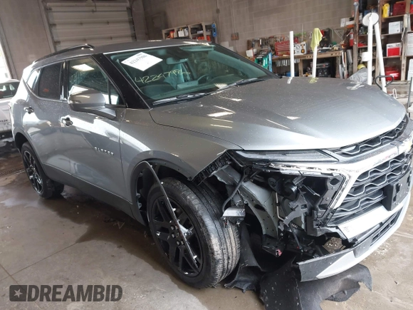 2024 Chevrolet Blazer LT z VIN 3GNKBJRS4RS128378, wystawiony jako IAAI lot #42247986 z przebiegiem 30 839 mil mil oraz . Historia ofert i sprzedaży dostępna na DreamBid. Obrazek 1.