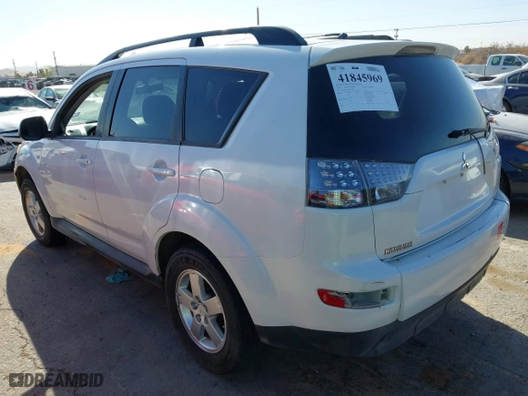 2009 Mitsubishi Outlander ES with VIN JA4LS21W49Z015920, listed as a IAAI auction lot 41845969 with 291,723 mi miles. Bid and sale history available at carsss.com. Image 3.
