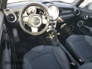 2010 MINI Convertible S z VIN WMWMS3C58ATY08775, wystawiony jako Copart lot #44112775 z przebiegiem 105 293 mil mil oraz Czysty tytuł • Clean title. Historia ofert i sprzedaży dostępna na DreamBid. Obrazek 8.