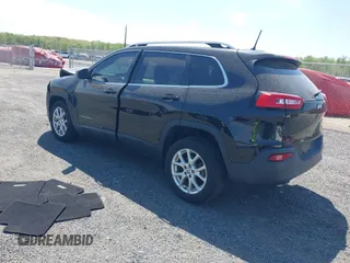 2017 Jeep Cherokee Latitude z VIN 1C4PJLCB1HW596240, wystawiony jako IAAI lot #42092862 z przebiegiem 105 087 mil mil oraz . Historia ofert i sprzedaży dostępna na DreamBid. Obrazek 3.