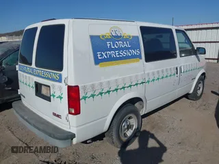 1998 GMC Safari Cargo with VIN 1GTDM19W9WB510668, listed as a IAAI auction lot 41738531 with 159,978 mi miles. Bid and sale history available at carsss.com. Image 4.