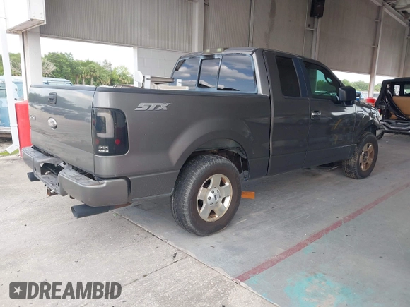 2006 Ford F-150 STX z VIN 1FTRX12W76FA79330, wystawiony jako IAAI lot #42462908 z przebiegiem 185 568 mil mil oraz . Historia ofert i sprzedaży dostępna na DreamBid. Obrazek 4.
