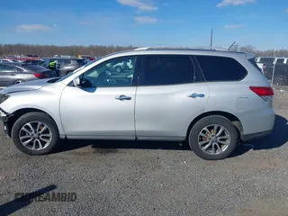 2013 Nissan Pathfinder SV with VIN 5N1AR2MM6DC635016, listed as a IAAI auction lot 41704072 with 134,675 mi miles. Bid and sale history available at carsss.com. Image 15.