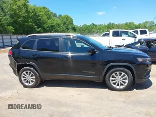 2020 Jeep Cherokee Latitude with VIN 1C4PJLCX1LD522106, listed as a IAAI auction lot 42329192 with 54,325 mi miles and . Bid and sale history available at DreamBid. Image 13.