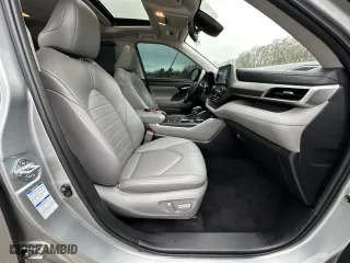 2022 Toyota Highlander XLE with VIN 5TDHZRBH2NS163799, listed as a Copart auction lot 54420685 with 192,047 mi miles and Clean Title. Bid and sale history available at carsss.com. Image 5.