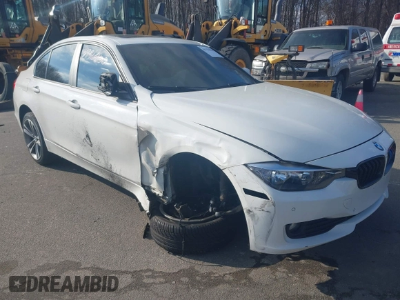 2015 BMW 3 Series 320i xDrive с VIN WBA3C3G55FNS75282, выставлен на аукционе IAAI как лот 41336850 с пробегом 120 856 миль миль и . История ставок и продаж доступна на DreamBid. Изображение 1.
