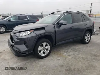 2021 Toyota RAV4 XLE with VIN 2T3W1RFV6MW167575, listed as a Copart auction lot 53100145 with 33,290 mi miles and Clean Title. Bid and sale history available at carsss.com. Image 1.