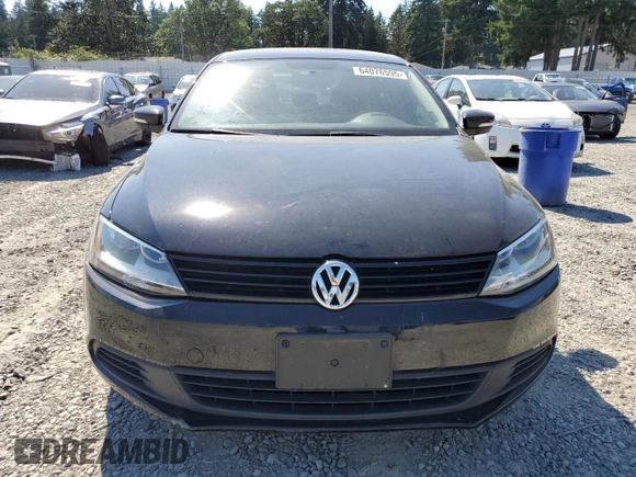 2014 Volkswagen Jetta SE z VIN 3VWD17AJ2EM397825, wystawiony jako Copart lot #64076595 z przebiegiem 61 691 mil mil oraz Szkoda całkowita • Salvage title. Historia ofert i sprzedaży dostępna na DreamBid. Obrazek 5.