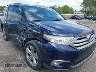 2013 Toyota Highlander Limited z VIN 5TDYK3EH4DS135062, wystawiony jako IAAI lot #41987268 z przebiegiem 218 628 mil mil oraz . Historia ofert i sprzedaży dostępna na DreamBid. Obrazek 1.