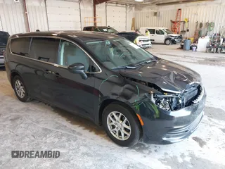 2017 Chrysler Pacifica Touring with VIN 2C4RC1DG6HR609655, listed as a IAAI auction lot 42435499 with 150,037 mi miles and . Bid and sale history available at DreamBid. Image 1.