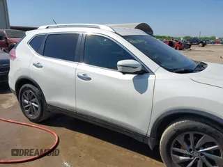 2016 Nissan Rogue SV with VIN KNMAT2MT1GP686630, listed as a IAAI auction lot 42000985 with 131,058 mi miles. Bid and sale history available at carsss.com. Image 13.