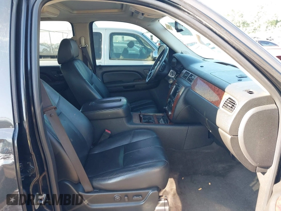 2008 Chevrolet Tahoe LTZ with VIN 1GNFK13018R259715, listed as a IAAI auction lot 42642469 with 208,452 mi miles and . Bid and sale history available at DreamBid. Image 5.