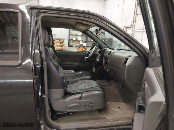 2005 Chevrolet Colorado 1SF LS Z71 with VIN 1GCDT136X58112988, listed as a IAAI auction lot 41832794 with 221,250 mi miles. Bid and sale history available at carsss.com. Image 5.
