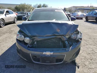 2012 Chevrolet Sonic LS z VIN 1G1JA6SHXC4171044, wystawiony jako Copart lot #45956415 z przebiegiem 133 324 mil mil oraz Szkoda całkowita • Salvage title. Historia ofert i sprzedaży dostępna na DreamBid. Obrazek 5.