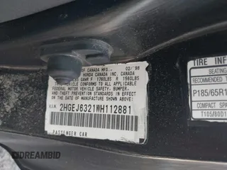 1998 Honda Civic CX with VIN 2HGEJ6321WH112881, listed as a IAAI auction lot 39855441 with 197,139 mi miles. Bid and sale history available at carsss.com. Image 9.