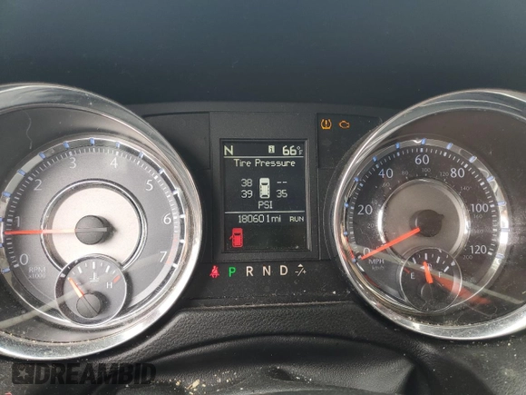 2011 Chrysler Town & Country Touring L z VIN 2A4RR8DG2BR703119, wystawiony jako Copart lot #58184975 z przebiegiem 180 601 mil mil oraz Szkoda całkowita • Salvage title. Historia ofert i sprzedaży dostępna na DreamBid. Obrazek 9.