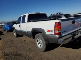 2000 GMC New Sierra 1500 SLE with VIN 2GTEK19T8Y1201261, listed as a Copart auction lot 80278544 with 193,112 mi miles and Salvage Title. Bid and sale history available at carsss.com. Image 2.