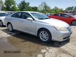 2012 Lexus ES 330 z VIN JTHBK1EG6C2474315, wystawiony jako Copart lot #57870335 z przebiegiem 123 062 mil mil oraz Czysty tytuł • Clean title. Historia ofert i sprzedaży dostępna na DreamBid. Obrazek 4.