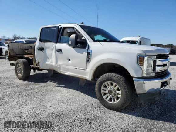 2019 Ford Super Duty F-250 SRW XL with VIN 1FT7W2BT5KEF53359, listed as a Copart auction lot 45205305 with 201,461 mi miles and Salvage Title. Bid and sale history available at carsss.com. Image 4.