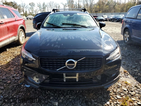 2021 Volvo V60 z VIN YV4102WK0M1065324, wystawiony jako Copart lot #76804034 z przebiegiem Nie podano mil oraz Czysty tytuł • Clean title. Historia ofert i sprzedaży dostępna na DreamBid. Obrazek 5.