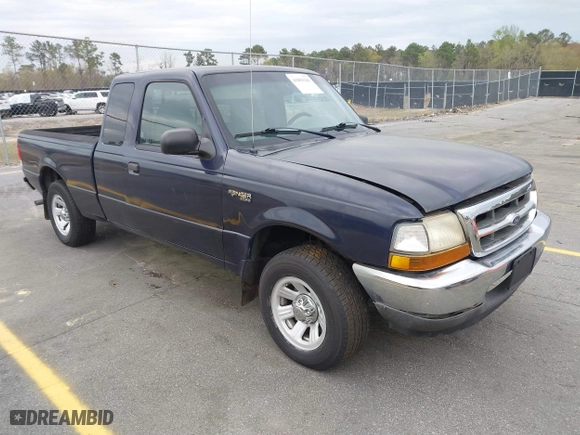 2000 Ford Ranger XL with VIN 1FTYR14X8YTA76453, listed as a IAAI auction lot 41851341 with 124,886 mi miles. Bid and sale history available at carsss.com. Image 1.